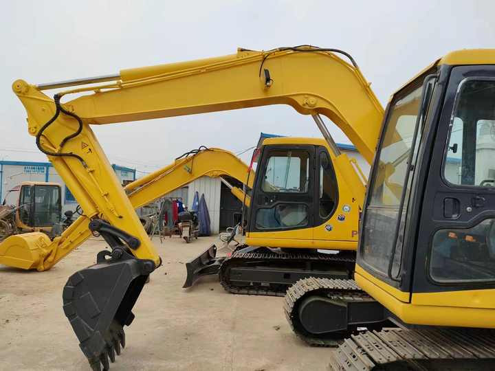 Cheap Used Komatsu PC60-7 Crawler Excavator with High Efficiency Used Heavy Machinery Komatsu P60-7 Digger Cheap for Sale - Pásové rýpadlo: obrázok 3 Cheap Used Komatsu PC60-7 Crawler Excavator with High Efficiency Used Heavy Machinery Komatsu P60-7 Digger Cheap for Sale - Pásové rýpadlo: obrázok 3