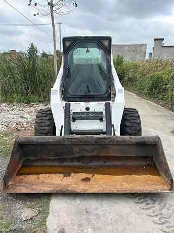 USED BOBCAT S300 Skid-steer Loader with Very Good Performance Is for Sale at a Low Price. S160/s185/s220/330 in Stock - Šmykom riadený nakladač: obrázok 5 USED BOBCAT S300 Skid-steer Loader with Very Good Performance Is for Sale at a Low Price. S160/s185/s220/330 in Stock - Šmykom riadený nakladač: obrázok 5