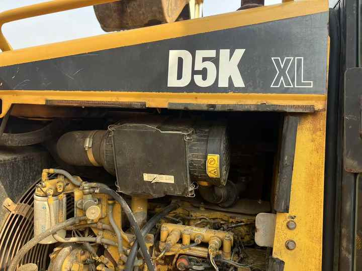 Used Cat Mini Bulldozer D5k Cat Dozers - Buldozér: obrázok 3 Used Cat Mini Bulldozer D5k Cat Dozers - Buldozér: obrázok 3