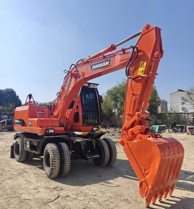 Used Doosan DH150W-7 Model Wheel Excavator Second Hand Machine Popular Brand Korean Doosan Hydraulic Machinery - Kolesové rýpadlo: obrázok 4 Used Doosan DH150W-7 Model Wheel Excavator Second Hand Machine Popular Brand Korean Doosan Hydraulic Machinery - Kolesové rýpadlo: obrázok 4