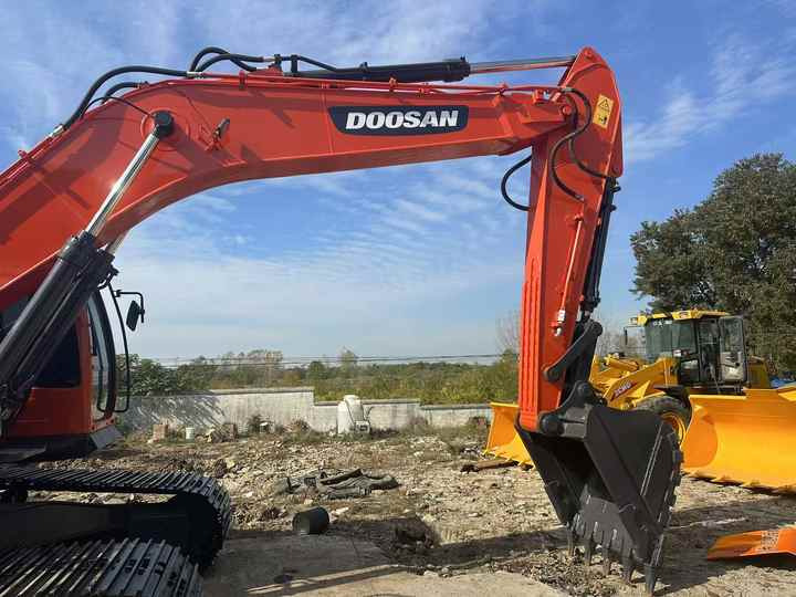 Used Doosan DX225LC-9C Excellent Performance Running Working Condition Strong Power for Sale - Pásové rýpadlo: obrázok 2 Used Doosan DX225LC-9C Excellent Performance Running Working Condition Strong Power for Sale - Pásové rýpadlo: obrázok 2