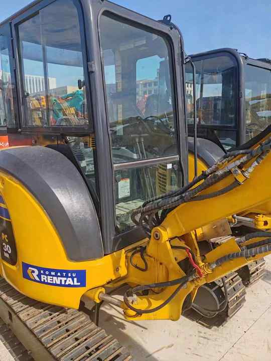 Used komatsu Mini Pc30 Mini 3tons Excavator komatsu Pc 30 35 40 55 Mini Digger in Stock for Sale - Pásové rýpadlo: obrázok 4 Used komatsu Mini Pc30 Mini 3tons Excavator komatsu Pc 30 35 40 55 Mini Digger in Stock for Sale - Pásové rýpadlo: obrázok 4