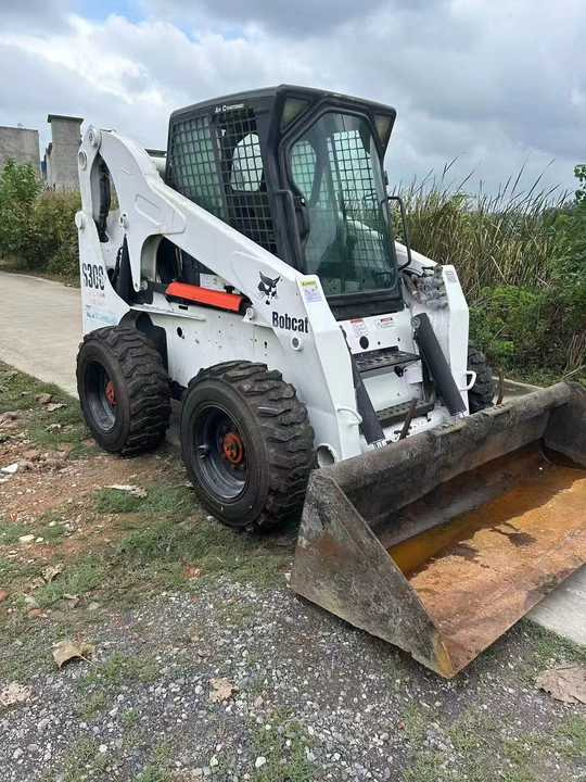Very Good Machine Used Skid Wheel Loader Bobcat S300 for Sale - Šmykom riadený nakladač: obrázok 5 Very Good Machine Used Skid Wheel Loader Bobcat S300 for Sale - Šmykom riadený nakladač: obrázok 5