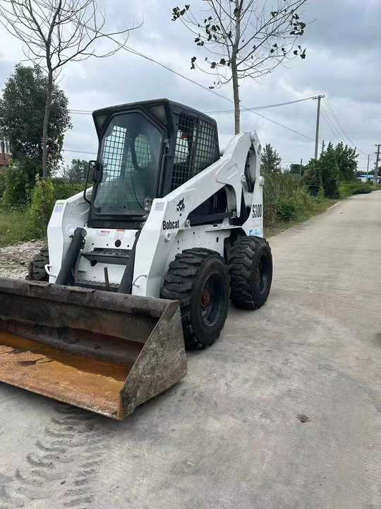 Very Good Machine Used Skid Wheel Loader Bobcat S300 for Sale - Šmykom riadený nakladač: obrázok 4 Very Good Machine Used Skid Wheel Loader Bobcat S300 for Sale - Šmykom riadený nakladač: obrázok 4