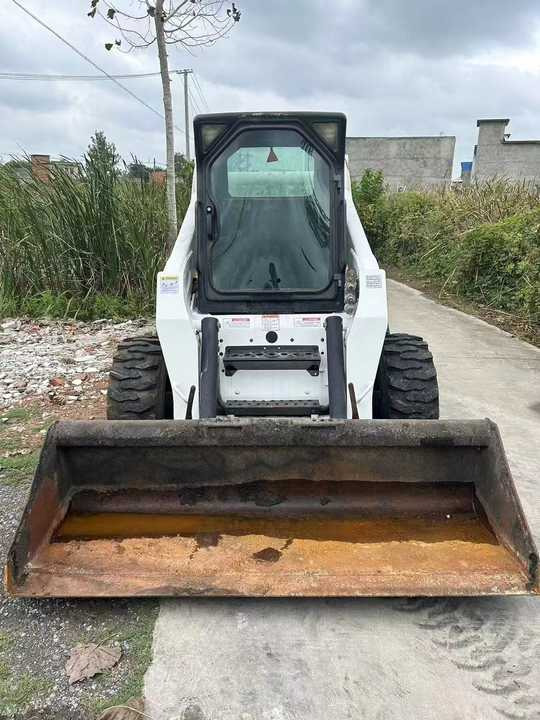 Very Good Machine Used Skid Wheel Loader Bobcat S300 for Sale - Šmykom riadený nakladač: obrázok 3 Very Good Machine Used Skid Wheel Loader Bobcat S300 for Sale - Šmykom riadený nakladač: obrázok 3