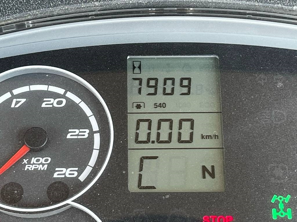 Claas Arion 420 - Traktor: obrázok 4 Claas Arion 420 - Traktor: obrázok 4