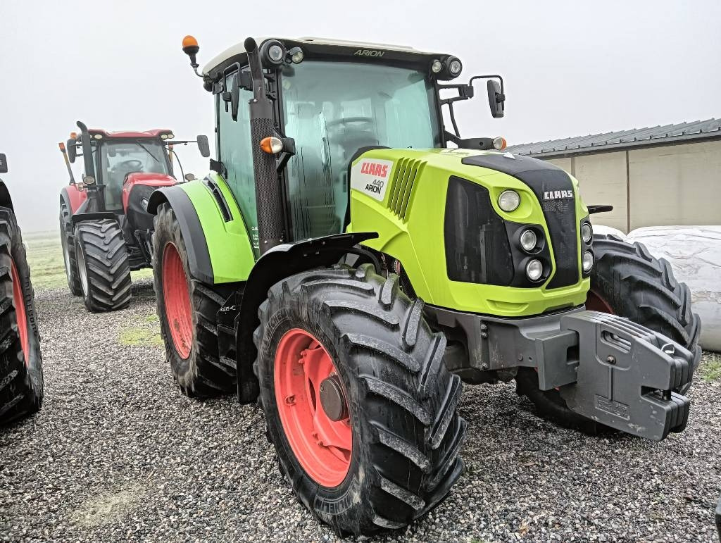 Claas Arion 440 - Traktor: obrázok 1 Claas Arion 440 - Traktor: obrázok 1