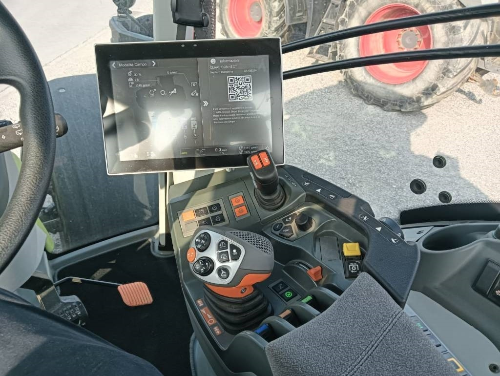 Claas Axion 870 Cmatic - Traktor: obrázok 4 Claas Axion 870 Cmatic - Traktor: obrázok 4