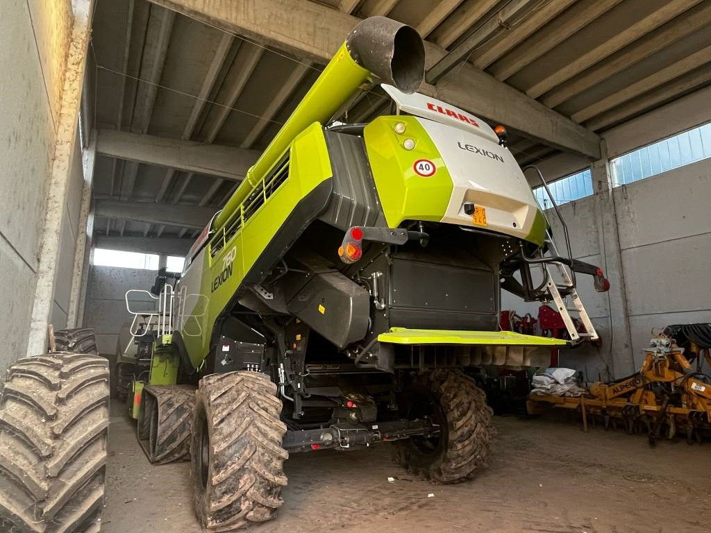 Claas LEXION 760 TT RISO  - Obilný kombajn: obrázok 2 Claas LEXION 760 TT RISO  - Obilný kombajn: obrázok 2