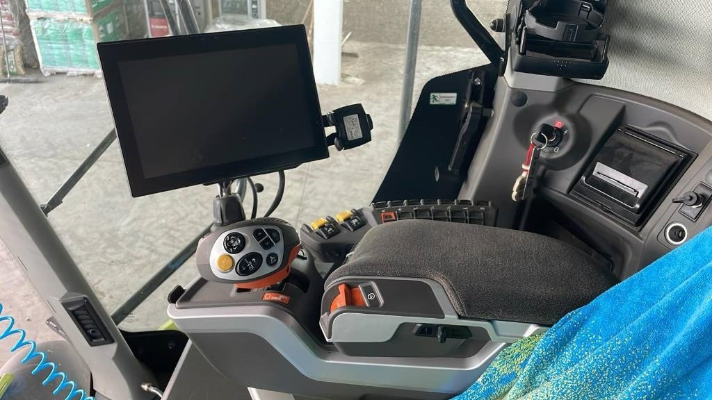 Claas LEXION 7700 TT - Obilný kombajn: obrázok 2 Claas LEXION 7700 TT - Obilný kombajn: obrázok 2