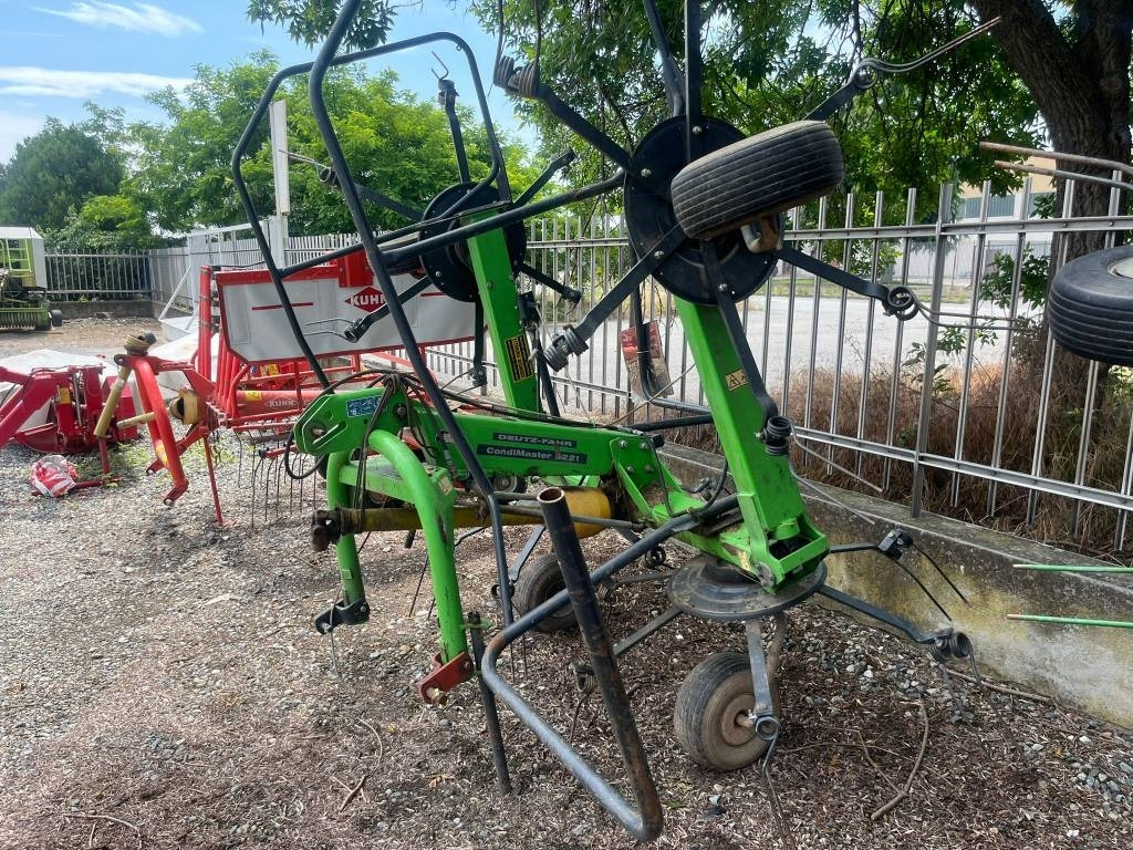 Deutz-fahr 5221 - Obracač sena: obrázok 5 Deutz-fahr 5221 - Obracač sena: obrázok 5