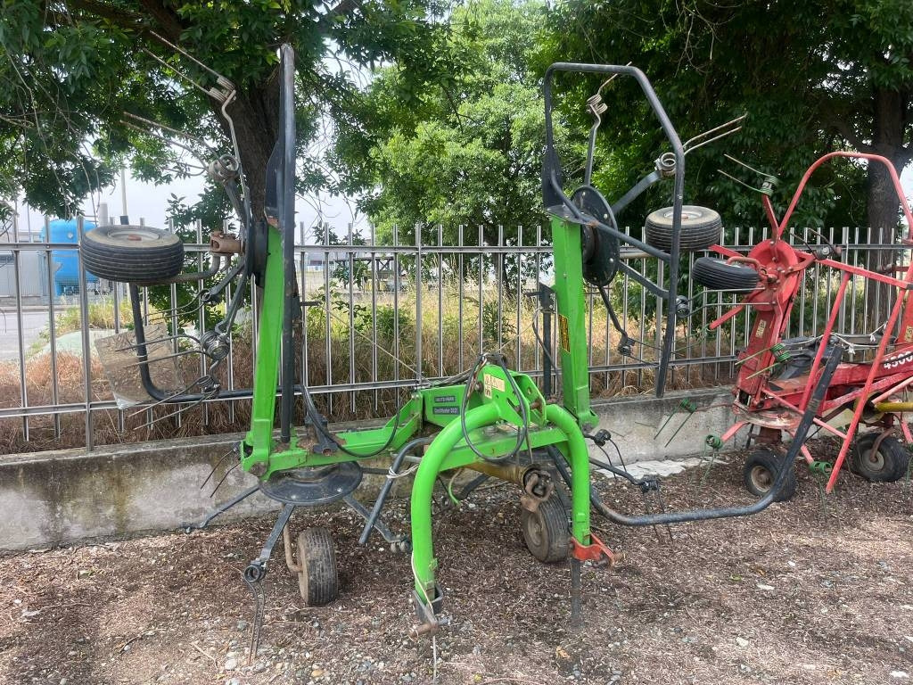 Deutz-fahr 5221 - Obracač sena: obrázok 1 Deutz-fahr 5221 - Obracač sena: obrázok 1