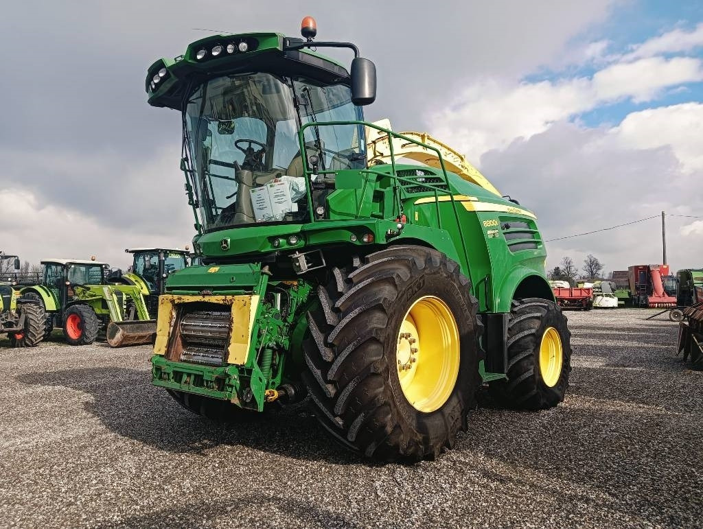 John Deere 8800 - Samohybná rezačka: obrázok 2 John Deere 8800 - Samohybná rezačka: obrázok 2
