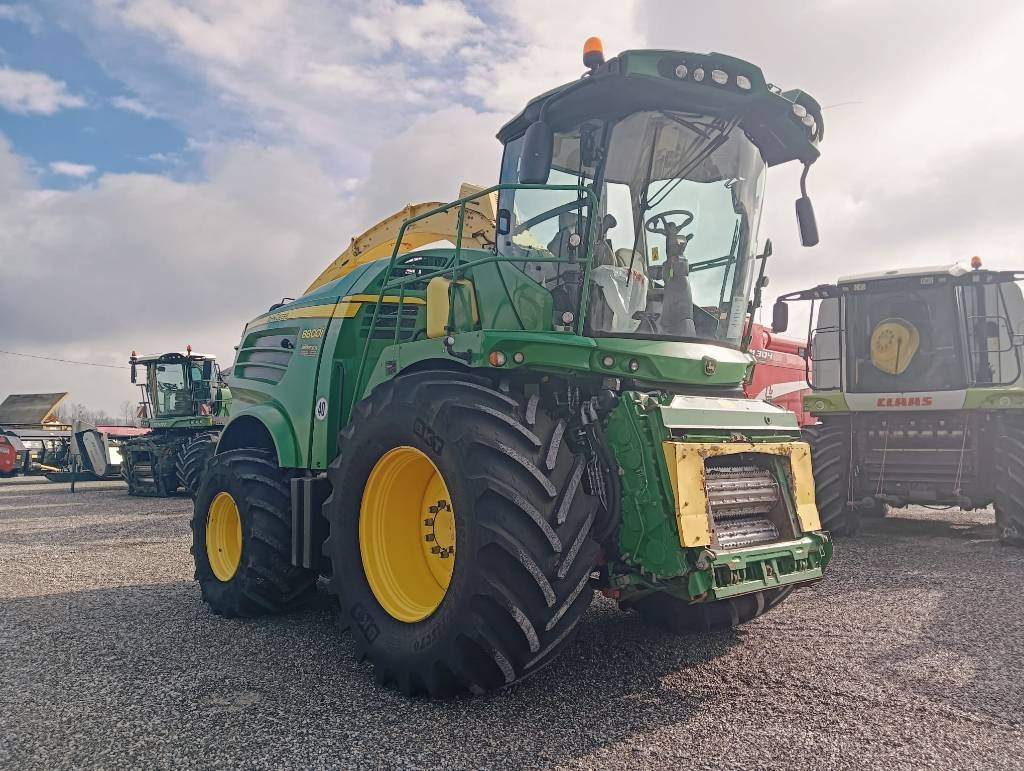 John Deere 8800 - Samohybná rezačka: obrázok 1 John Deere 8800 - Samohybná rezačka: obrázok 1