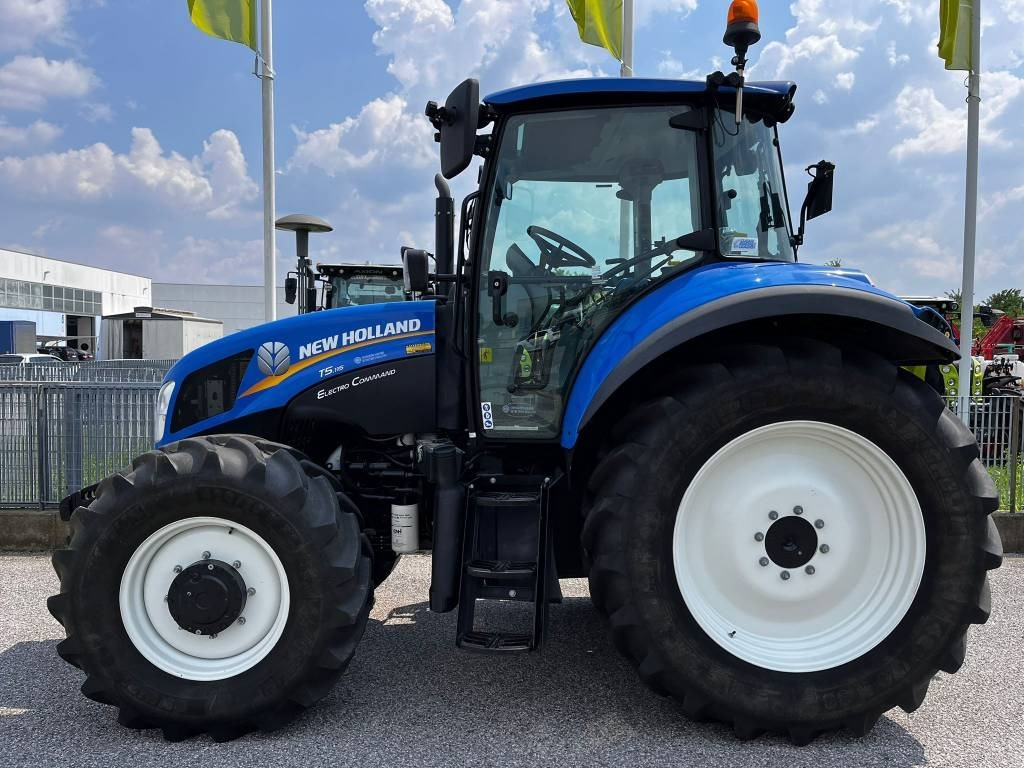 New Holland T 5.115 - Traktor: obrázok 2 New Holland T 5.115 - Traktor: obrázok 2