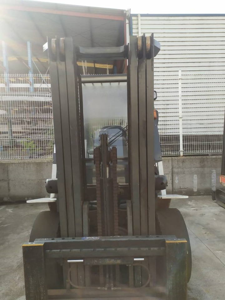 UniCarriers D1F4A40Q - Dieselový vysokozdvižný vozík: obrázok 3 UniCarriers D1F4A40Q - Dieselový vysokozdvižný vozík: obrázok 3