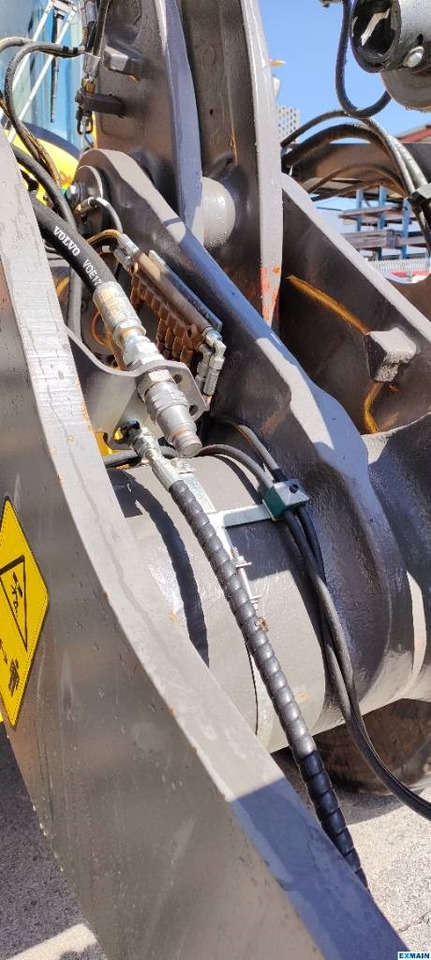 Kolesový nakladač Volvo L 70 H: obrázok 9