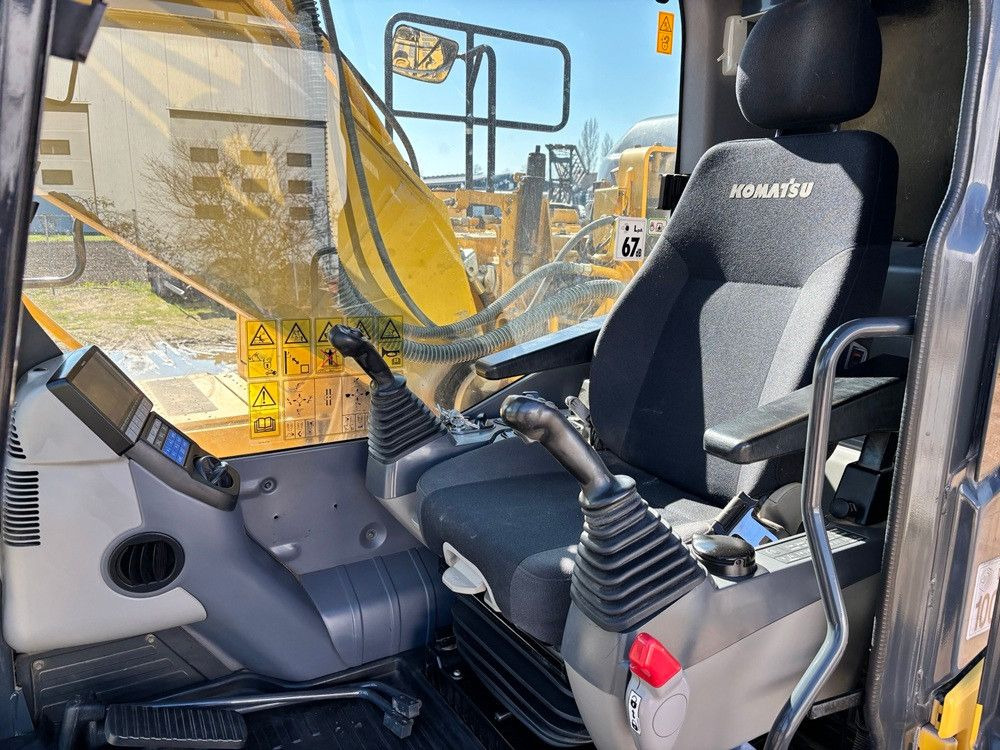 Komatsu PC210LC-11 - Pásové rýpadlo: obrázok 4 Komatsu PC210LC-11 - Pásové rýpadlo: obrázok 4