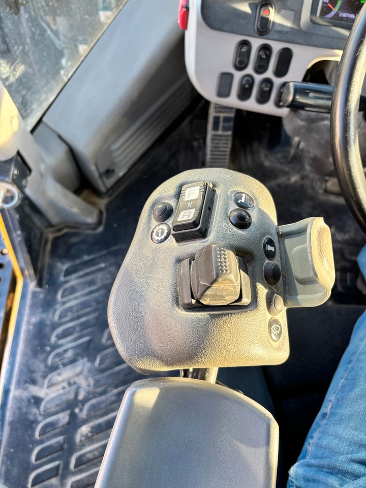 Komatsu WA470-8E0 Joystick-Lenkung ECSS - Kolesový nakladač: obrázok 5 Komatsu WA470-8E0 Joystick-Lenkung ECSS - Kolesový nakladač: obrázok 5
