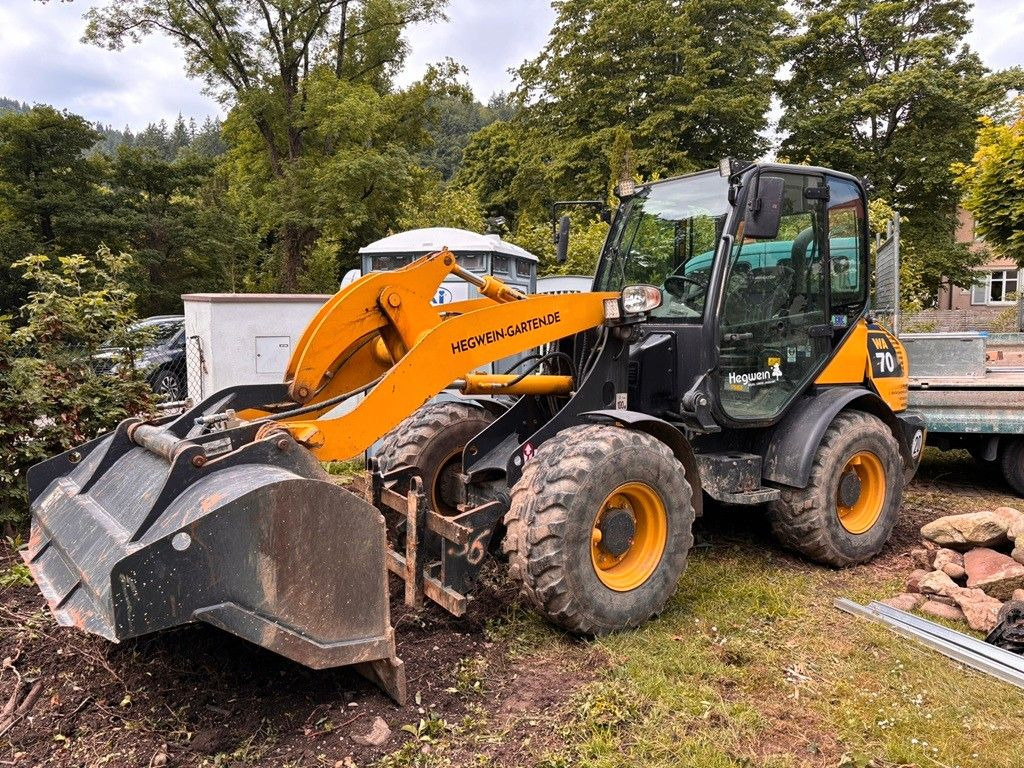 Komatsu WA70-7 - Kolesový nakladač: obrázok 1 Komatsu WA70-7 - Kolesový nakladač: obrázok 1
