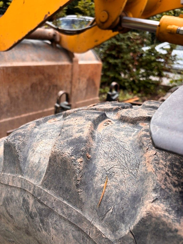 Komatsu WA70-7 - Kolesový nakladač: obrázok 3 Komatsu WA70-7 - Kolesový nakladač: obrázok 3