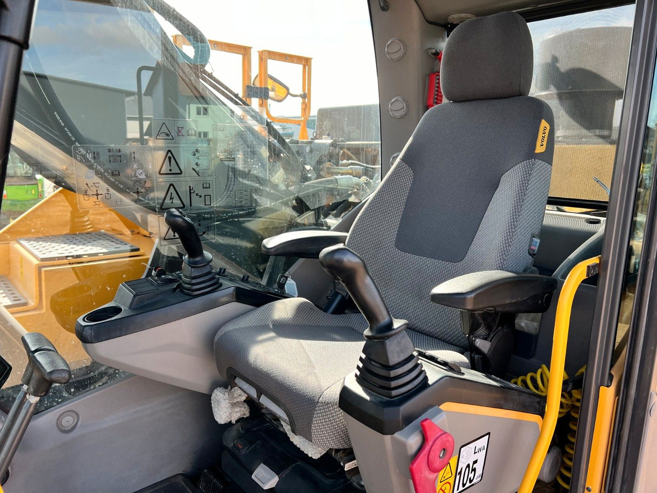 Volvo EC380E-NL - Pásové rýpadlo: obrázok 3 Volvo EC380E-NL - Pásové rýpadlo: obrázok 3