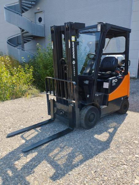 Doosan Chariot élévateur fenwick 2t gaz DOOSAN fenwick - Plynový vysokozdvižný vozík: obrázok 2 Doosan Chariot élévateur fenwick 2t gaz DOOSAN fenwick - Plynový vysokozdvižný vozík: obrázok 2