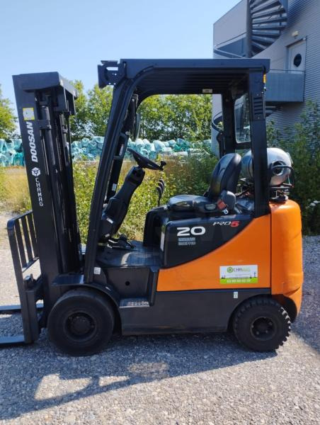Doosan Chariot élévateur fenwick 2t gaz DOOSAN fenwick - Plynový vysokozdvižný vozík: obrázok 1 Doosan Chariot élévateur fenwick 2t gaz DOOSAN fenwick - Plynový vysokozdvižný vozík: obrázok 1