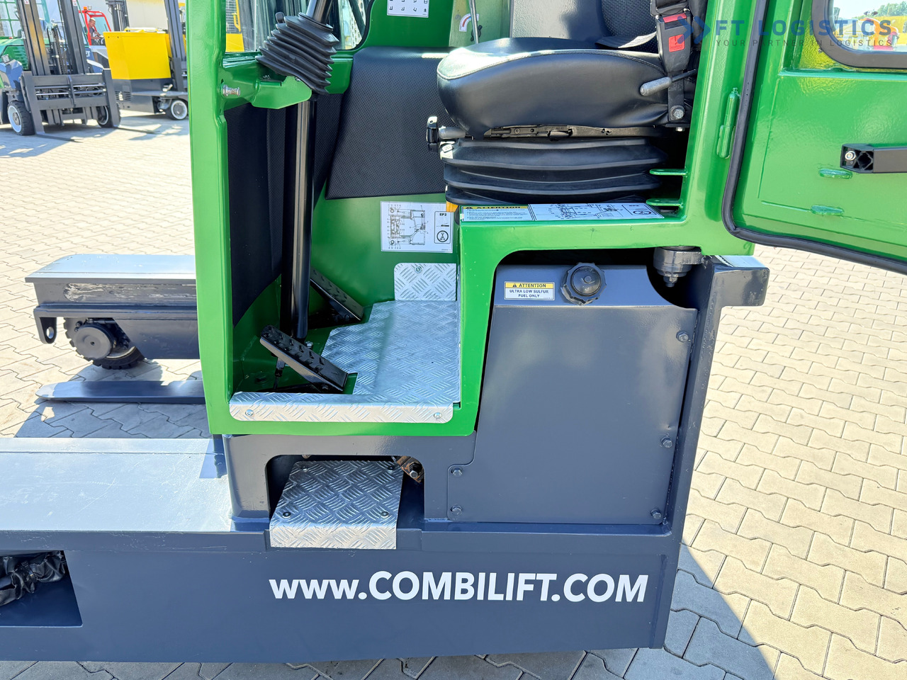 COMBILIFT C3000 / DUPLEX - 4100MM / DIESEL / FREE LIFT / CABIN / LIKE NEW - 4-cestný skladový zakladač: obrázok 5 COMBILIFT C3000 / DUPLEX - 4100MM / DIESEL / FREE LIFT / CABIN / LIKE NEW - 4-cestný skladový zakladač: obrázok 5
