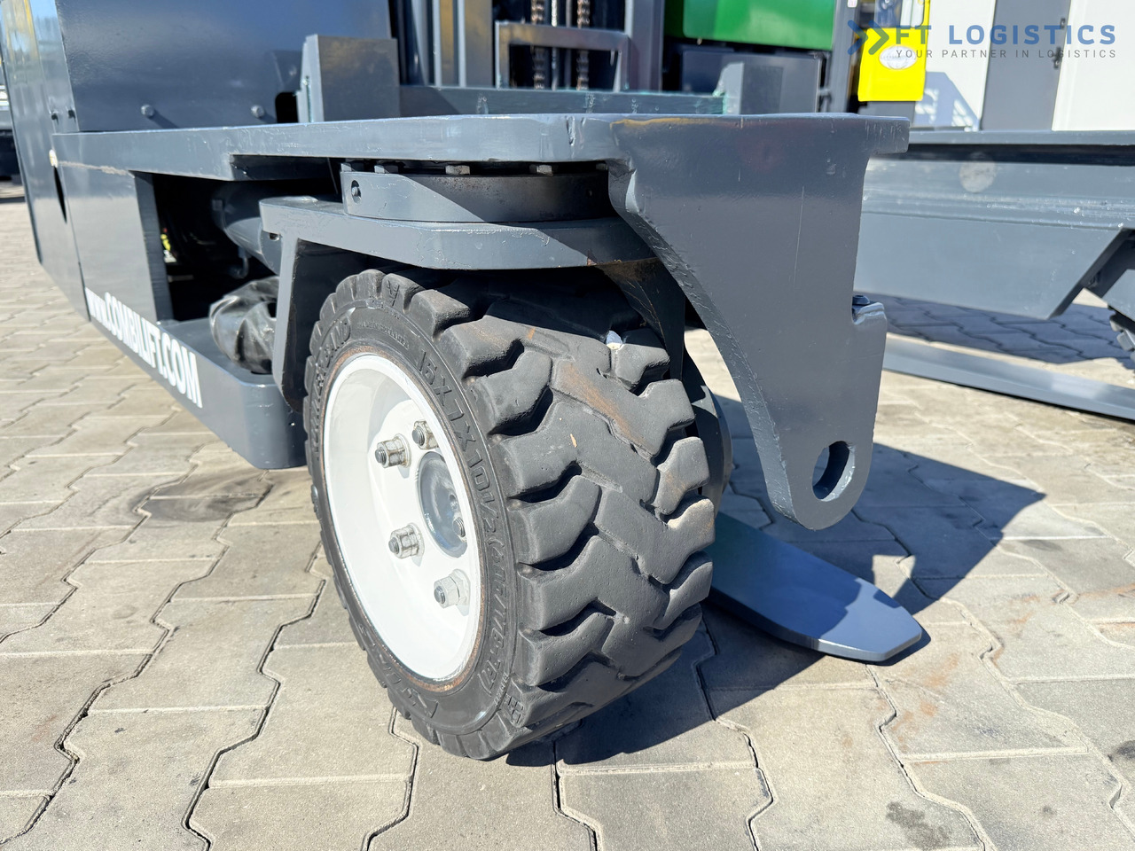 COMBILIFT C3000 / DUPLEX - 4100MM / DIESEL / FREE LIFT / CABIN / LIKE NEW - 4-cestný skladový zakladač: obrázok 2 COMBILIFT C3000 / DUPLEX - 4100MM / DIESEL / FREE LIFT / CABIN / LIKE NEW - 4-cestný skladový zakladač: obrázok 2