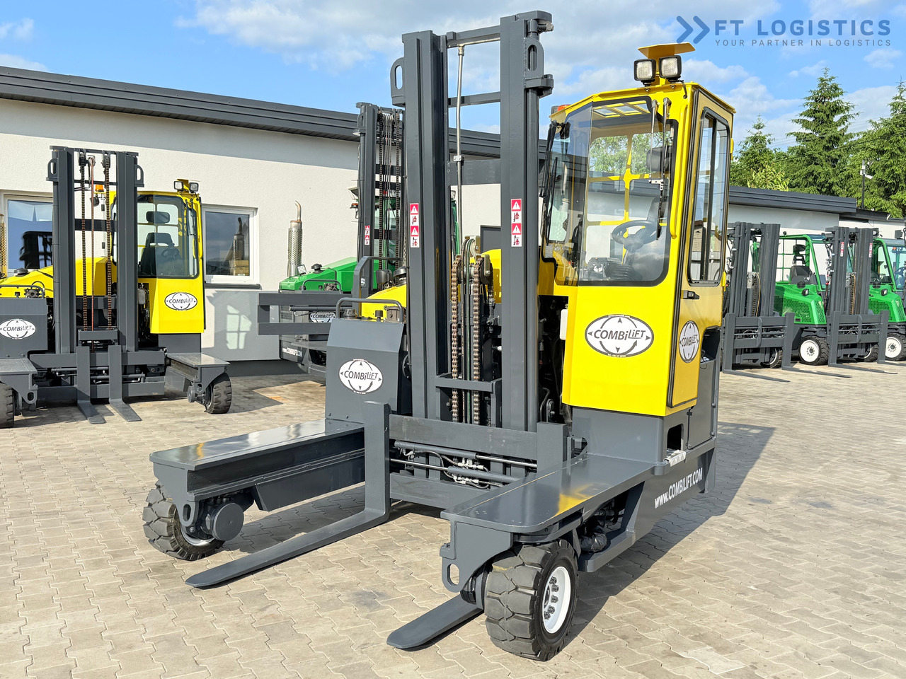 COMBILIFT C4000 / DIESEL / DUPLEX - 4100MM / FORK POSITIONER / ONLY 2951 MTH / LIKE NEW - 4-cestný skladový zakladač: obrázok 2 COMBILIFT C4000 / DIESEL / DUPLEX - 4100MM / FORK POSITIONER / ONLY 2951 MTH / LIKE NEW - 4-cestný skladový zakladač: obrázok 2