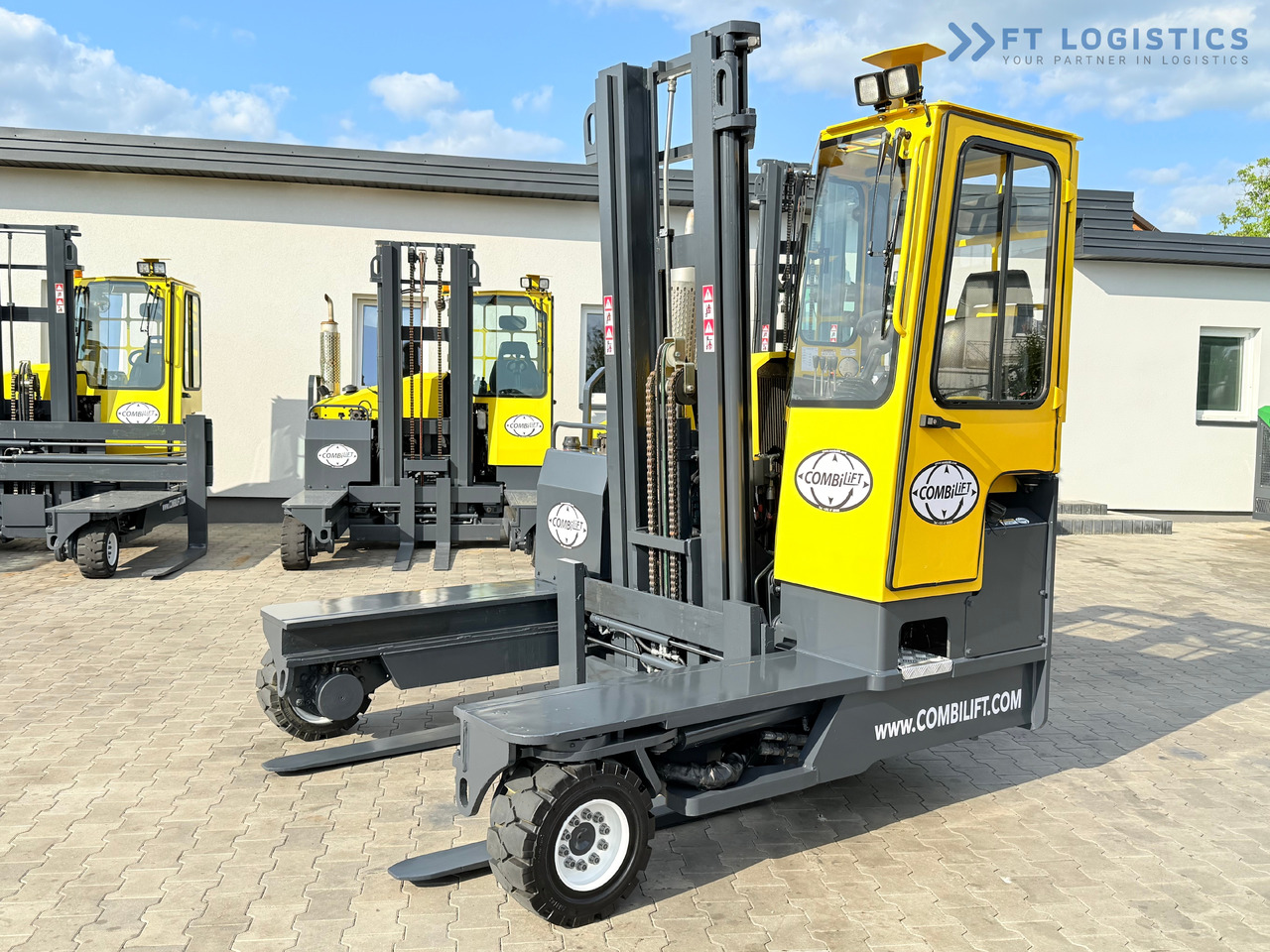 COMBILIFT C4000 / DIESEL / DUPLEX - 4100MM / FORK POSITIONER / ONLY 2951 MTH / LIKE NEW - 4-cestný skladový zakladač: obrázok 1 COMBILIFT C4000 / DIESEL / DUPLEX - 4100MM / FORK POSITIONER / ONLY 2951 MTH / LIKE NEW - 4-cestný skladový zakladač: obrázok 1