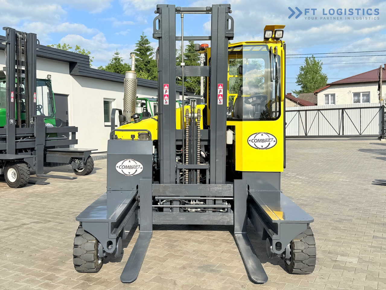 COMBILIFT C4000 / DIESEL / DUPLEX - 4100MM / FORK POSITIONER / ONLY 2951 MTH / LIKE NEW - 4-cestný skladový zakladač: obrázok 4 COMBILIFT C4000 / DIESEL / DUPLEX - 4100MM / FORK POSITIONER / ONLY 2951 MTH / LIKE NEW - 4-cestný skladový zakladač: obrázok 4