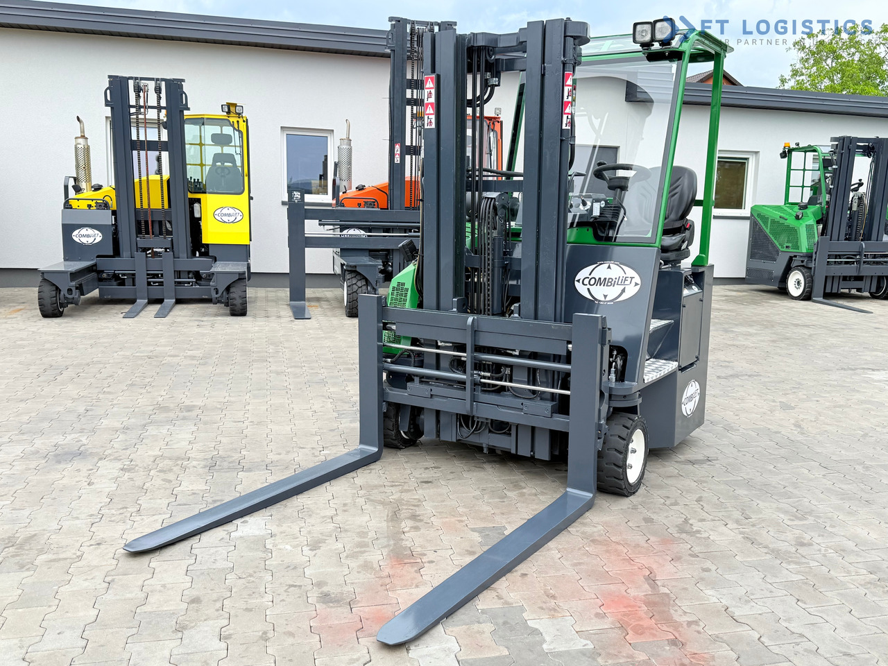 COMBILIFT CB3000 / DIESEL / TRIPLEX 4900MM / FREE LIFT / SIDESHIFT / FORK POSITIONER / 1500MM FORKS / LIKE NEW - 4-cestný skladový zakladač: obrázok 4 COMBILIFT CB3000 / DIESEL / TRIPLEX 4900MM / FREE LIFT / SIDESHIFT / FORK POSITIONER / 1500MM FORKS / LIKE NEW - 4-cestný skladový zakladač: obrázok 4