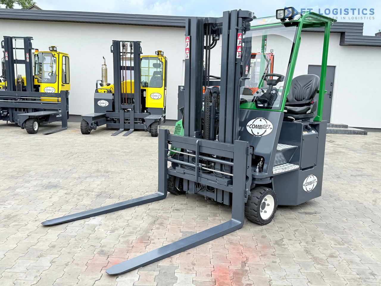COMBILIFT CB3000 / DIESEL / TRIPLEX 4900MM / FREE LIFT / SIDESHIFT / FORK POSITIONER / 1500MM FORKS / LIKE NEW - 4-cestný skladový zakladač: obrázok 3 COMBILIFT CB3000 / DIESEL / TRIPLEX 4900MM / FREE LIFT / SIDESHIFT / FORK POSITIONER / 1500MM FORKS / LIKE NEW - 4-cestný skladový zakladač: obrázok 3