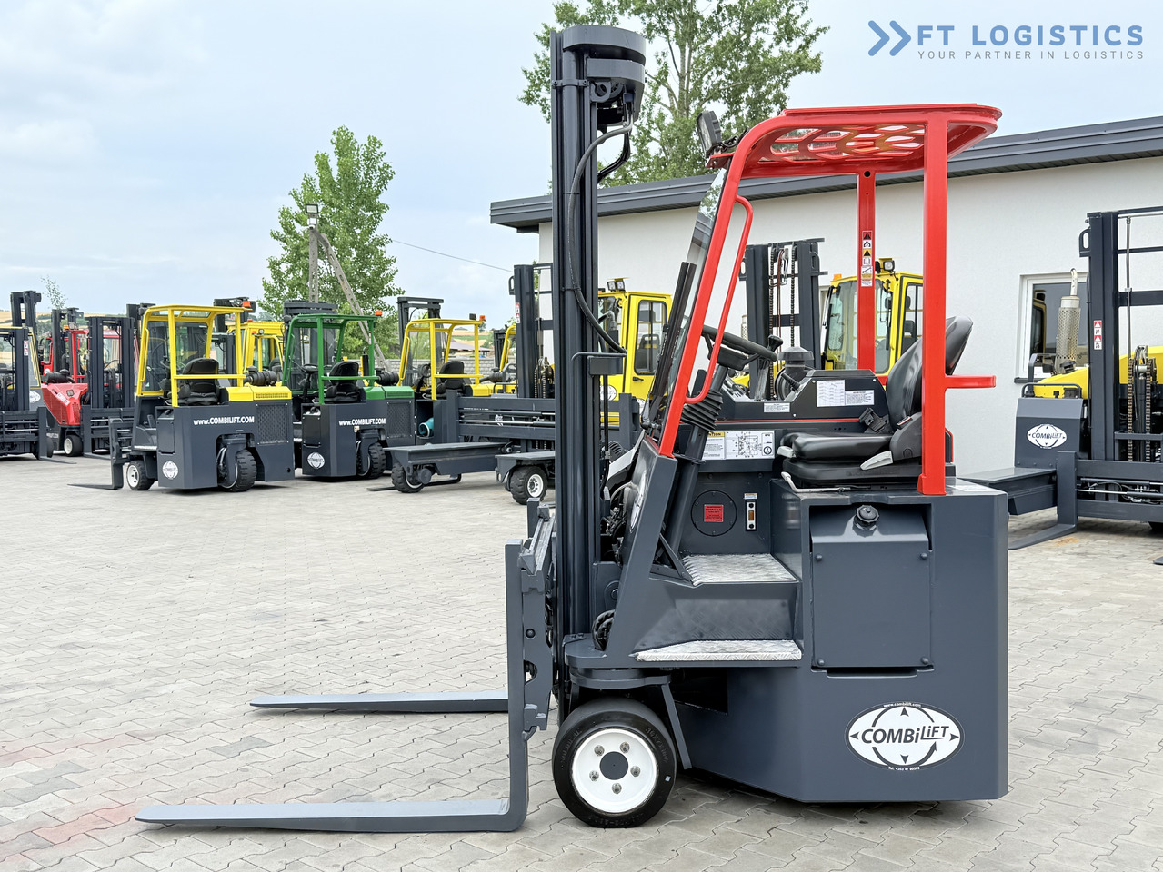 COMBILIFT Combilift C3000CB – TRIPLEX 6000mm – Year 2016 / Only 2,161 hours / Free Lift / Fork Positioner / Diesel - 4-cestný skladový zakladač: obrázok 2 COMBILIFT Combilift C3000CB – TRIPLEX 6000mm – Year 2016 / Only 2,161 hours / Free Lift / Fork Positioner / Diesel - 4-cestný skladový zakladač: obrázok 2