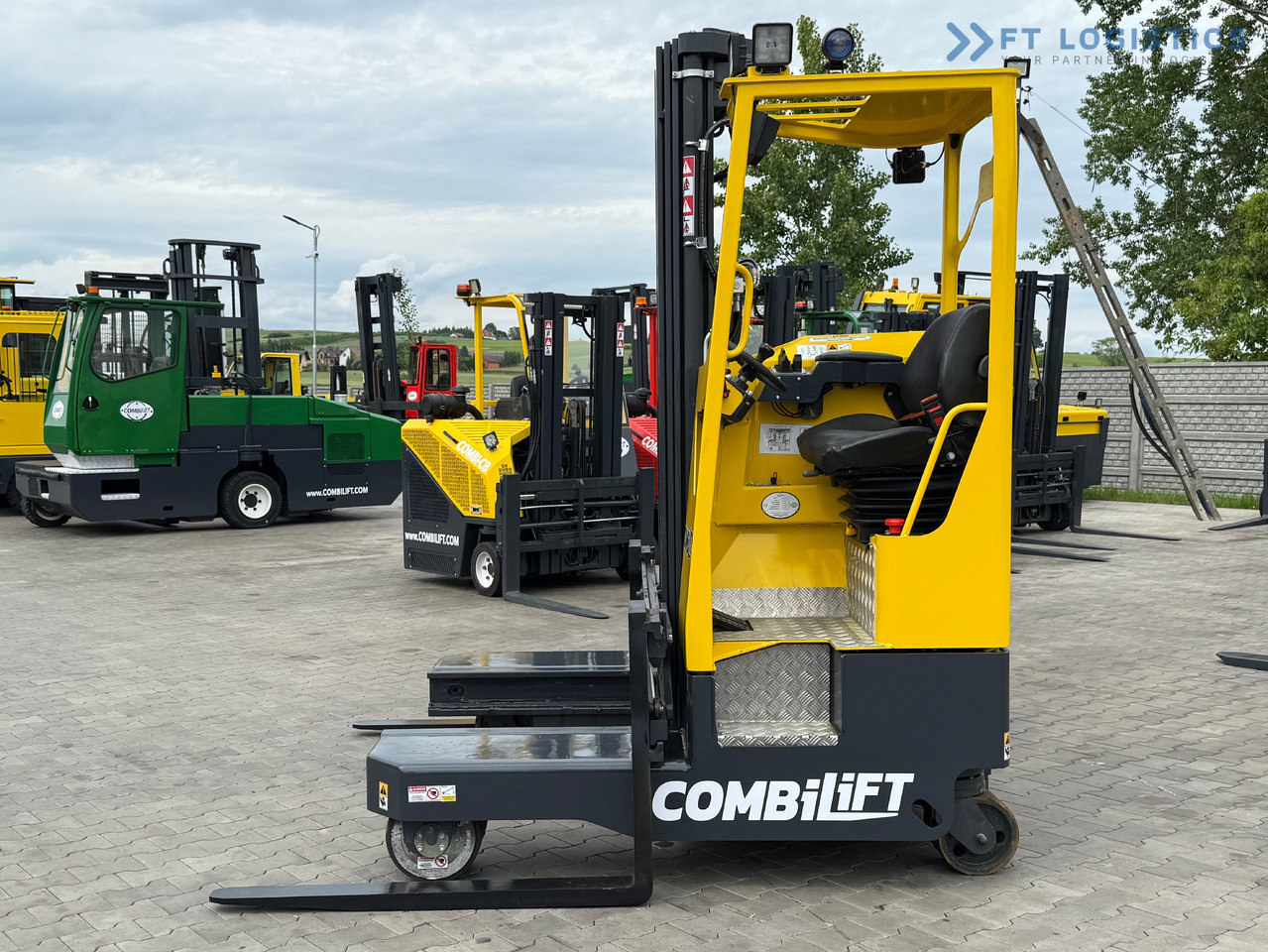 COMBILIFT MR / ELECTRIC / TRIPLEX – 6000MM / FULL FREE LIFT / WIDE POSITIONER / FORK SIDESHIFT / ONLY 1400 HOURS / LIKE NEW - 4-cestný skladový zakladač: obrázok 2 COMBILIFT MR / ELECTRIC / TRIPLEX – 6000MM / FULL FREE LIFT / WIDE POSITIONER / FORK SIDESHIFT / ONLY 1400 HOURS / LIKE NEW - 4-cestný skladový zakladač: obrázok 2