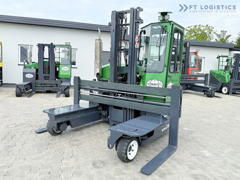 Combilift C3000 / DIESEL / DUPLEX - 4000MM / WIDE FORK POSITIONER 2700MM / FULL HEATED CABIN / ONLY 6905H / CONDITION - LIKE NEW! C3000 / - 4-cestný skladový zakladač: obrázok 3 Combilift C3000 / DIESEL / DUPLEX - 4000MM / WIDE FORK POSITIONER 2700MM / FULL HEATED CABIN / ONLY 6905H / CONDITION - LIKE NEW! C3000 / - 4-cestný skladový zakladač: obrázok 3