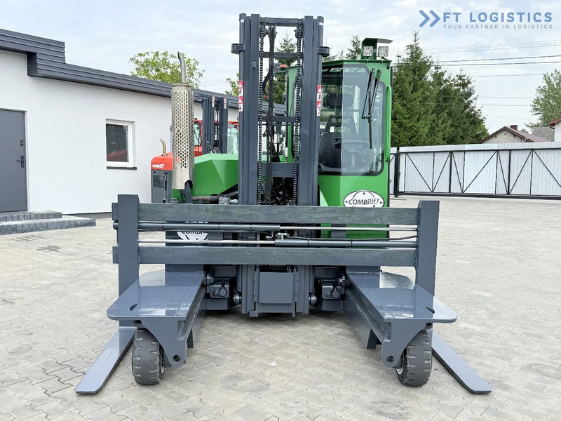 Combilift C3000 / DIESEL / DUPLEX - 4000MM / WIDE FORK POSITIONER 2700MM / FULL HEATED CABIN / ONLY 6905H / CONDITION - LIKE NEW! C3000 / - 4-cestný skladový zakladač: obrázok 4 Combilift C3000 / DIESEL / DUPLEX - 4000MM / WIDE FORK POSITIONER 2700MM / FULL HEATED CABIN / ONLY 6905H / CONDITION - LIKE NEW! C3000 / - 4-cestný skladový zakladač: obrázok 4
