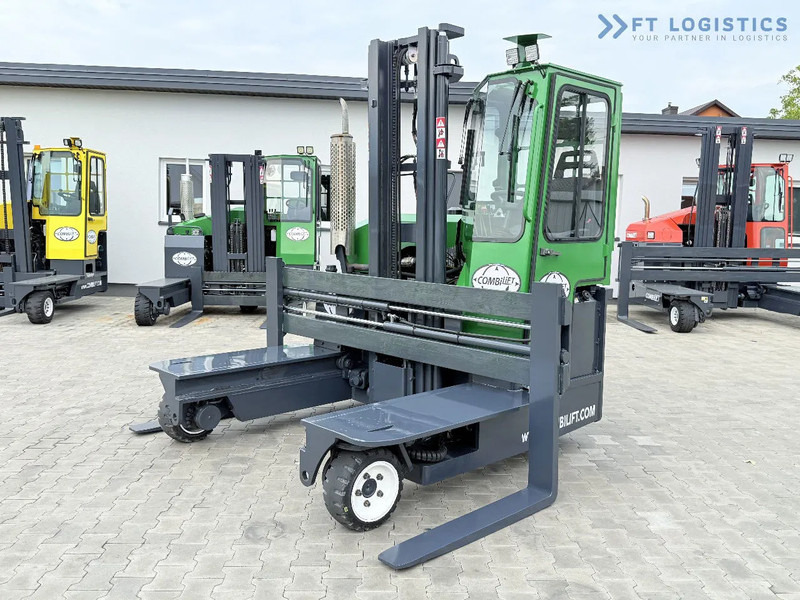 Combilift C3000 / DIESEL / DUPLEX - 4000MM / WIDE FORK POSITIONER 2700MM / FULL HEATED CABIN / ONLY 6905H / CONDITION - LIKE NEW! C3000 / - 4-cestný skladový zakladač: obrázok 1 Combilift C3000 / DIESEL / DUPLEX - 4000MM / WIDE FORK POSITIONER 2700MM / FULL HEATED CABIN / ONLY 6905H / CONDITION - LIKE NEW! C3000 / - 4-cestný skladový zakladač: obrázok 1