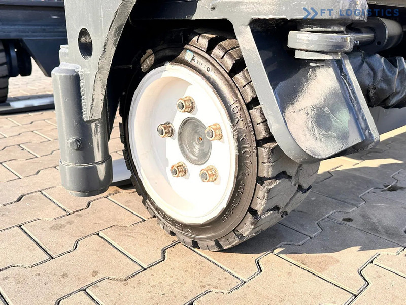 Combilift C3000 / DUPLEX / 4100MM / LPG / FREE LIFT / Like New C3000 / DUPLEX / 4100MM / LPG / FREE LIFT / Like New - 4-cestný skladový zakladač: obrázok 4 Combilift C3000 / DUPLEX / 4100MM / LPG / FREE LIFT / Like New C3000 / DUPLEX / 4100MM / LPG / FREE LIFT / Like New - 4-cestný skladový zakladač: obrázok 4