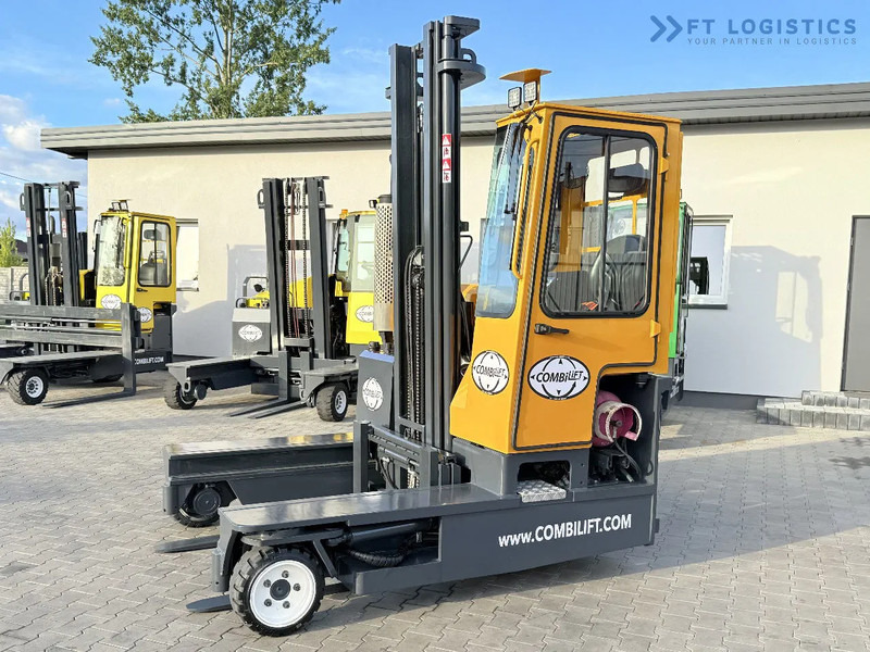 Combilift C3000 / GAS / DUPLEX 4500MM / ONLY 3096 HOURS / FORK SIDE SHIFT / FULL CABIN / EXCELLENT CONDITION / Wide range of four-way and - 4-cestný skladový zakladač: obrázok 2 Combilift C3000 / GAS / DUPLEX 4500MM / ONLY 3096 HOURS / FORK SIDE SHIFT / FULL CABIN / EXCELLENT CONDITION / Wide range of four-way and - 4-cestný skladový zakladač: obrázok 2