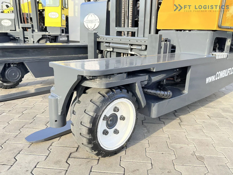 Combilift C3000 / GAS / DUPLEX 4500MM / ONLY 3096 HOURS / FORK SIDE SHIFT / FULL CABIN / EXCELLENT CONDITION / Wide range of four-way and - 4-cestný skladový zakladač: obrázok 4 Combilift C3000 / GAS / DUPLEX 4500MM / ONLY 3096 HOURS / FORK SIDE SHIFT / FULL CABIN / EXCELLENT CONDITION / Wide range of four-way and - 4-cestný skladový zakladač: obrázok 4