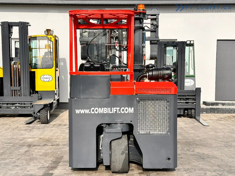 Combilift C3000CB / LPG / TRIPLEX / 5500MM / FREE LIFT / FORK SHIFT / POSITIONER C3000CB / LPG / TRIPLEX / 5500MM / FREE LIFT / FORK SHIFT - 4-cestný skladový zakladač: obrázok 4 Combilift C3000CB / LPG / TRIPLEX / 5500MM / FREE LIFT / FORK SHIFT / POSITIONER C3000CB / LPG / TRIPLEX / 5500MM / FREE LIFT / FORK SHIFT - 4-cestný skladový zakladač: obrázok 4