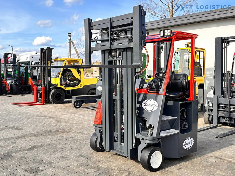 Combilift C3000CB / LPG / TRIPLEX / 5500MM / FREE LIFT / FORK SHIFT / POSITIONER C3000CB / LPG / TRIPLEX / 5500MM / FREE LIFT / FORK SHIFT - 4-cestný skladový zakladač: obrázok 1 Combilift C3000CB / LPG / TRIPLEX / 5500MM / FREE LIFT / FORK SHIFT / POSITIONER C3000CB / LPG / TRIPLEX / 5500MM / FREE LIFT / FORK SHIFT - 4-cestný skladový zakladač: obrázok 1