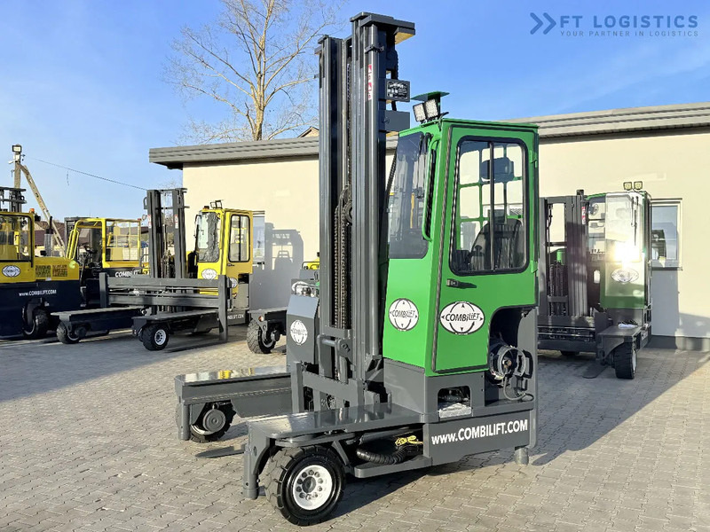 Combilift C4000 / GAS / TRIPLEX - 6900MM / FREE-LIFT / FULL CABIN C4000 / GAS / TRIPLEX - 6900MM / FREE-LIFT / FULL CABIN - 4-cestný skladový zakladač: obrázok 2 Combilift C4000 / GAS / TRIPLEX - 6900MM / FREE-LIFT / FULL CABIN C4000 / GAS / TRIPLEX - 6900MM / FREE-LIFT / FULL CABIN - 4-cestný skladový zakladač: obrázok 2