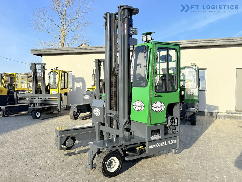 Combilift C4000 / GAS / TRIPLEX - 6900MM / FREE-LIFT / FULL CABIN C4000 / GAS / TRIPLEX - 6900MM / FREE-LIFT / FULL CABIN - 4-cestný skladový zakladač: obrázok 1 Combilift C4000 / GAS / TRIPLEX - 6900MM / FREE-LIFT / FULL CABIN C4000 / GAS / TRIPLEX - 6900MM / FREE-LIFT / FULL CABIN - 4-cestný skladový zakladač: obrázok 1