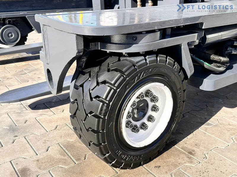 Combilift C4000 / LPG / DUPLEX / 4500MM / FREE LIFT / LIKE NEW C4000 / LPG / DUPLEX / 4500MM / FREE LIFT / LIKE NEW - 4-cestný skladový zakladač: obrázok 4 Combilift C4000 / LPG / DUPLEX / 4500MM / FREE LIFT / LIKE NEW C4000 / LPG / DUPLEX / 4500MM / FREE LIFT / LIKE NEW - 4-cestný skladový zakladač: obrázok 4