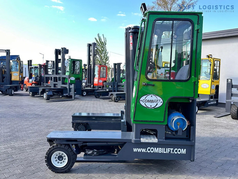 Combilift C4000 / TRIPLEX / 4900MM / LPG / FREE LIFT / FORK SHIFT / LIKE NEW C4000 / TRIPLEX / 4900MM / LPG / FREE LIFT / FORK SHIFT / LIK - 4-cestný skladový zakladač: obrázok 2 Combilift C4000 / TRIPLEX / 4900MM / LPG / FREE LIFT / FORK SHIFT / LIKE NEW C4000 / TRIPLEX / 4900MM / LPG / FREE LIFT / FORK SHIFT / LIK - 4-cestný skladový zakladač: obrázok 2