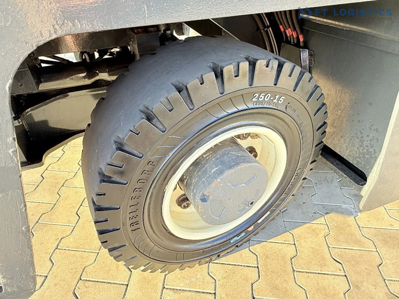 Bočný nakladač Combilift C5000FSL / DIESEL / DUPLEX - 4000MM / FREE-LIFT / CABIN / A wide range of four-way and side loaders, tailored to diverse needs a: obrázok 8 Bočný nakladač Combilift C5000FSL / DIESEL / DUPLEX - 4000MM / FREE-LIFT / CABIN / A wide range of four-way and side loaders, tailored to diverse needs a: obrázok 8